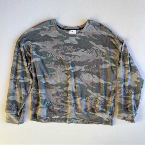 Sundry Camo Sweatshirt Size 3 Medium - Picture 1 of 8
